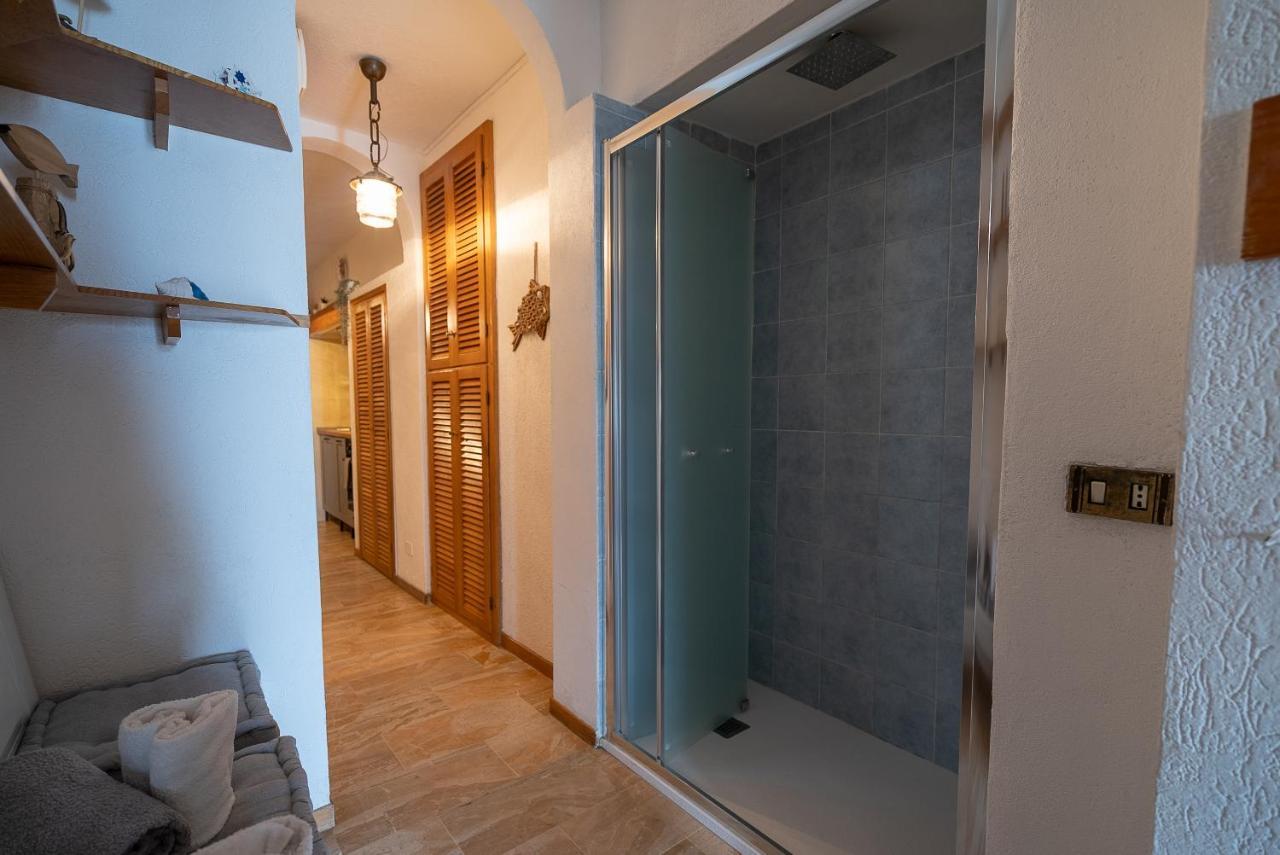 Appartamento Fronte Mare Con Terrazzo Zio Alassio Bagian luar foto
