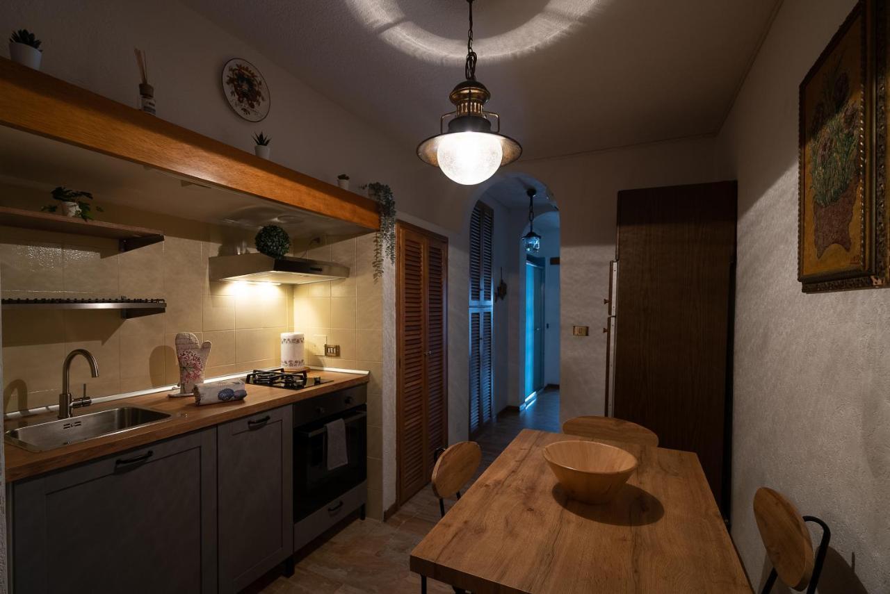 Appartamento Fronte Mare Con Terrazzo Zio Alassio Bagian luar foto
